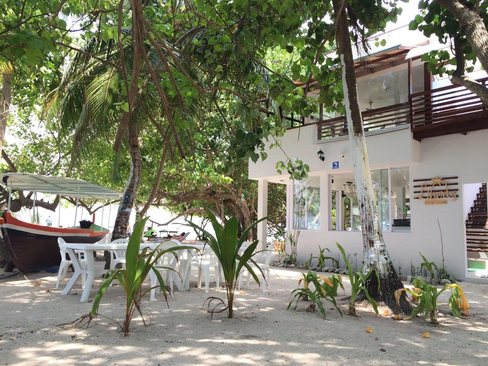 Liberty Guest House Maldives Mahibadhoo Exterior photo