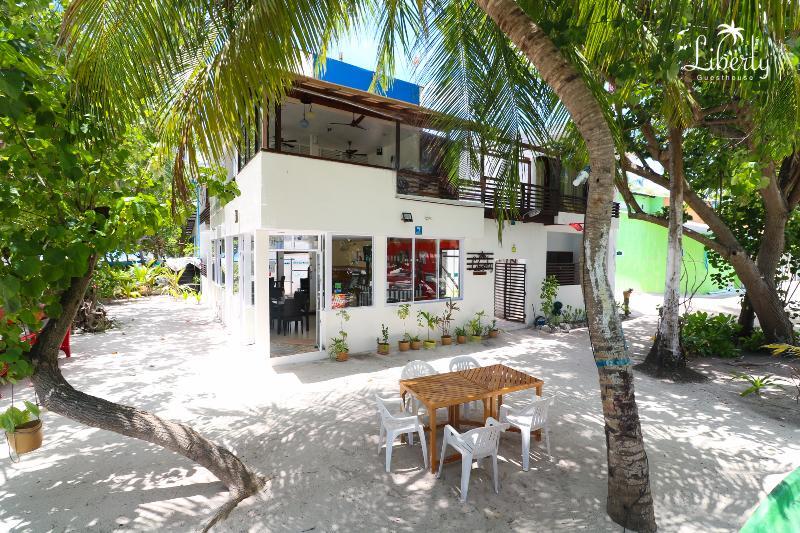 Liberty Guest House Maldives Mahibadhoo Exterior photo